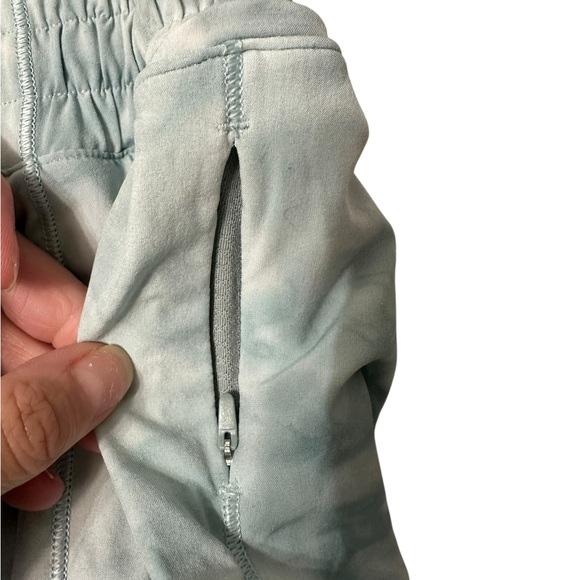 Lululemon Athletica Blue and Gray Athletic Shorts‎ - Picture 3 of 10